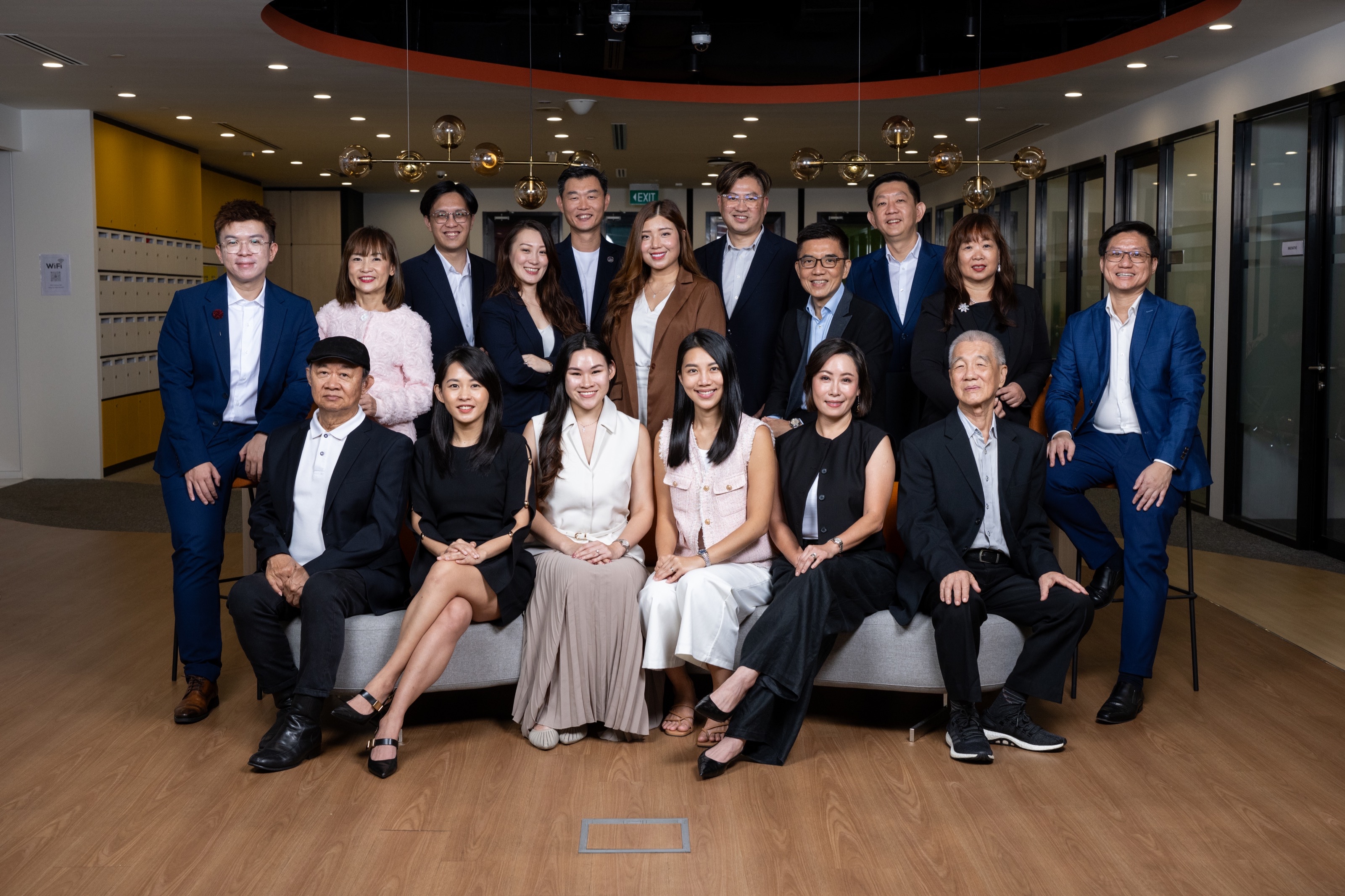Income Advisory FA top consultants group photo